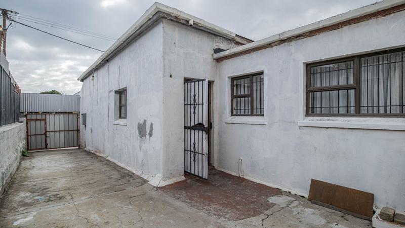 6 Bedroom Property for Sale in Salt River Western Cape